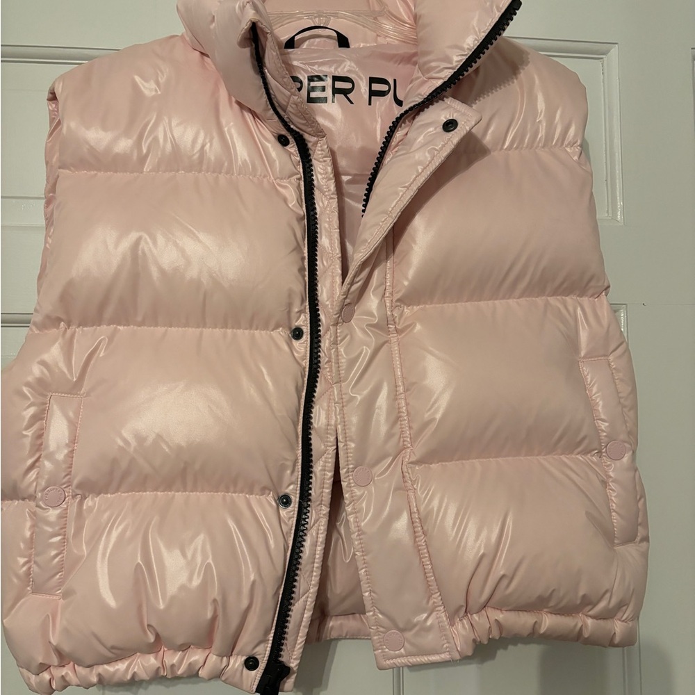Aritzia - the super puff shorty vest Hi-gloss, light pink, size S